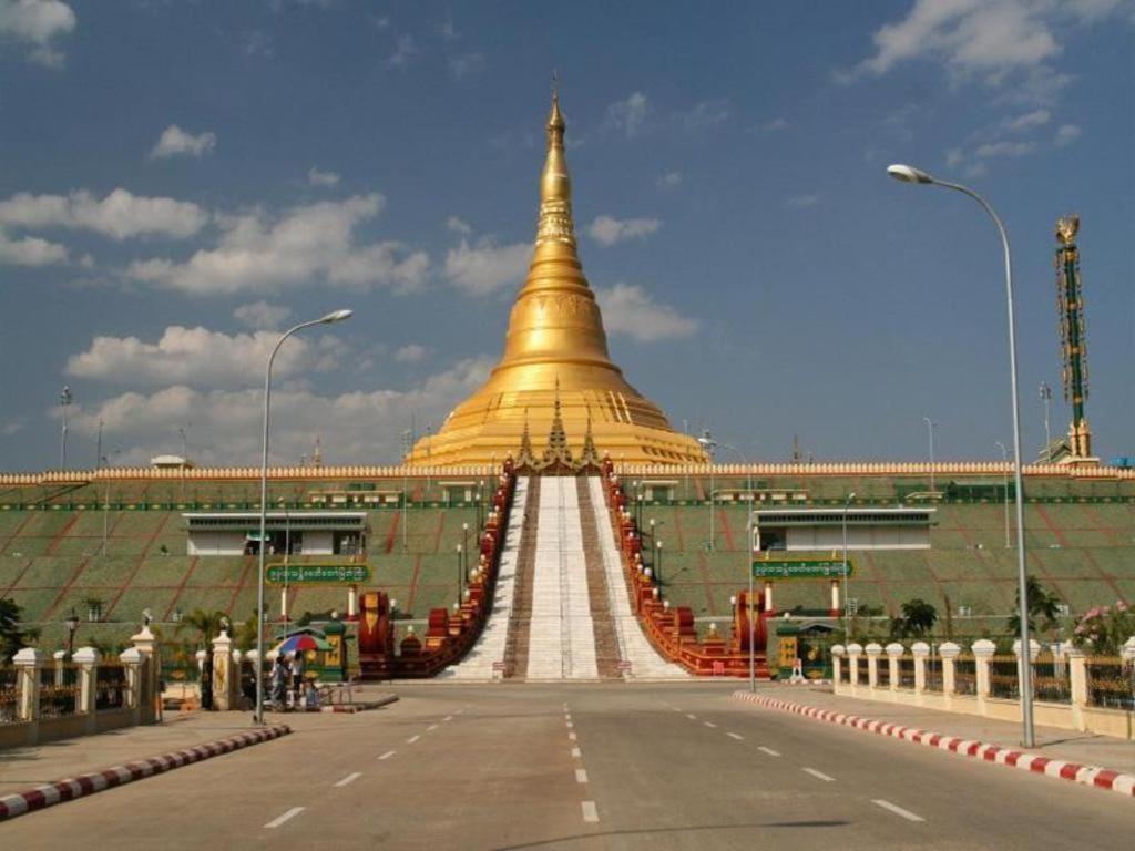 Star World Hotel Naypyidaw Exterior photo