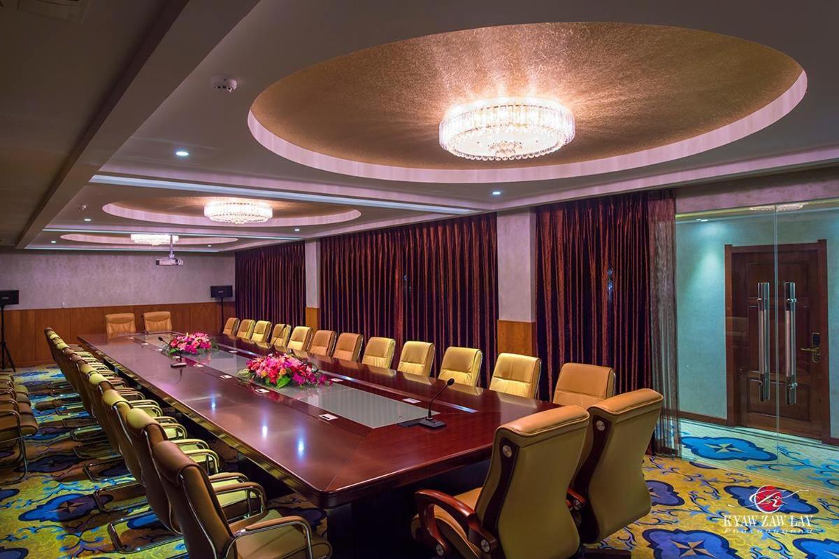 Star World Hotel Naypyidaw Exterior photo